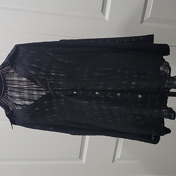 NEW IN Black Sheer Button-Up Blouse SIZE Medium - Picture 8 of 8